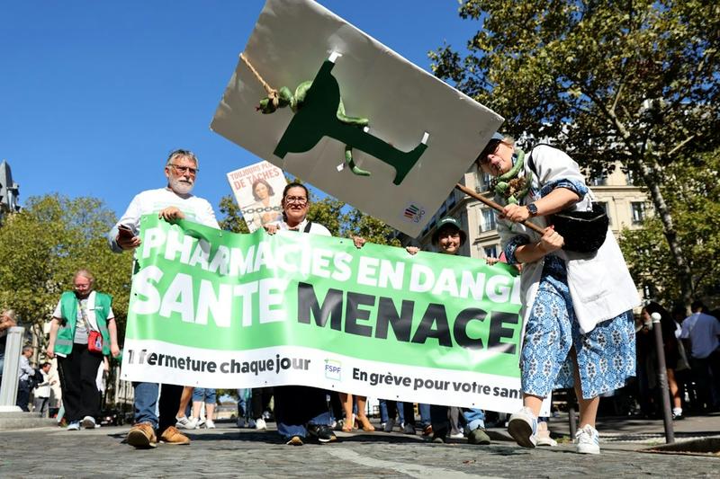 Pénuries, marges en berne, diversification difficile… Pourquoi les pharmacies françaises vacillent