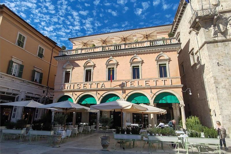 Caffè Meletti, la svolta: si cercano nuovi gestori