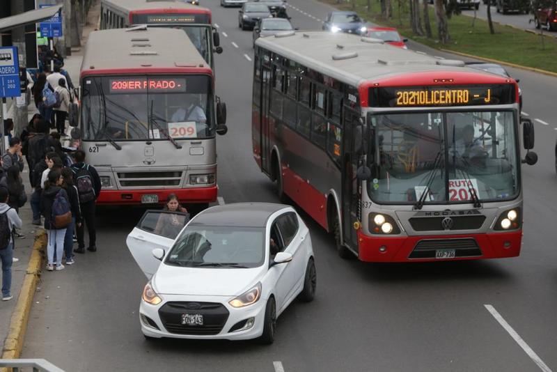 Tránsito en Lima: el caos que todos aceptamos