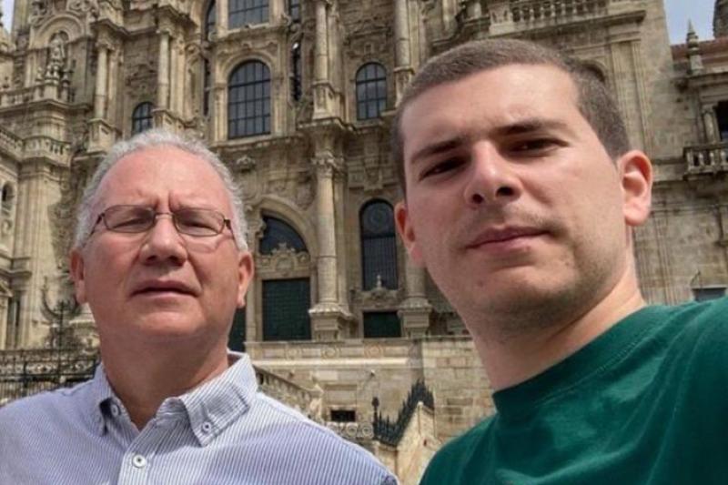 “Nos dimos el abrazo largamente postergado”: esposa de Perkins Rocha logró visitarlo tras más de un año detenido e incomunicado “Nos dimos el abrazo largamente postergado”: esposa de Perkins Rocha logró visitarlo tras más de un año detenido e incomunicado