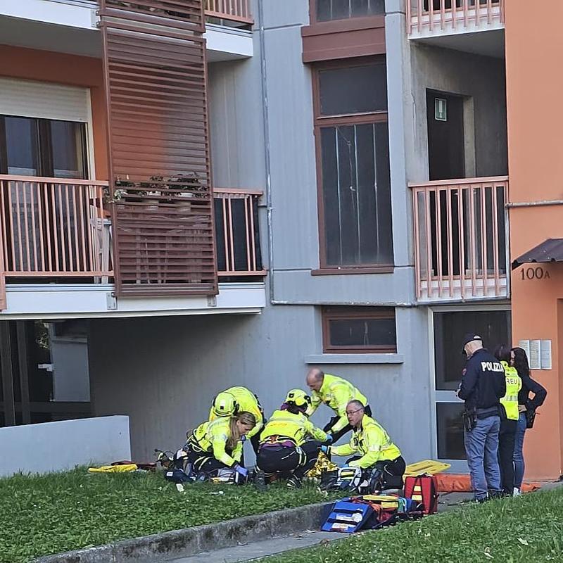 Sondrio, bambino di 10 anni precipitato dal quinto piano. L’ombra dei bulli, investigatori al lavoro