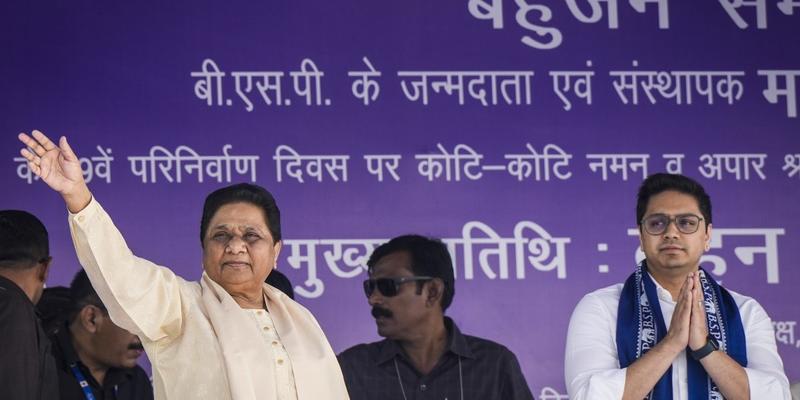 Amid Chants for ‘Behenji Phir Se CM Bano!’ at Lucknow Rally, Mayawati Ends up Praising Yogi