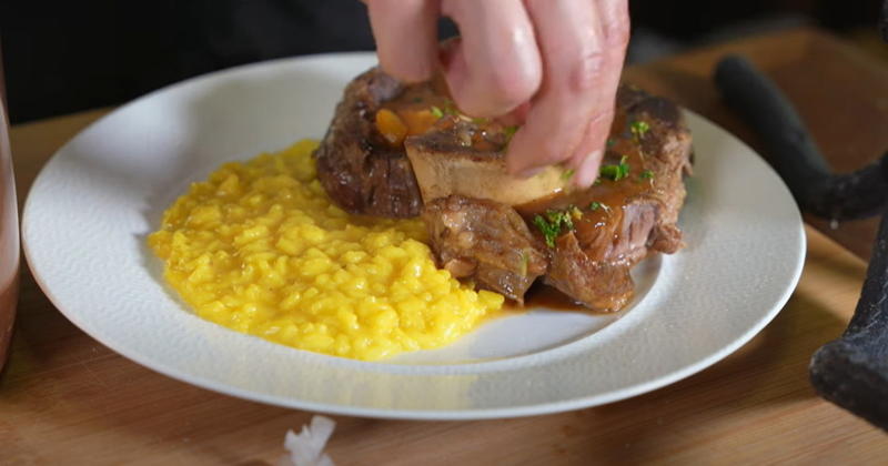 Dentro al risotto con l'ossobuco la mia Milano che non c'è più