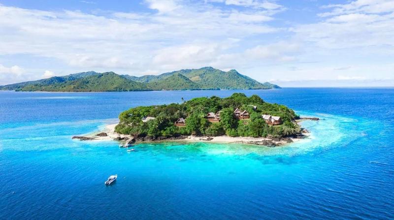 A Lavish Private Island Resort, Top Leaf-Peeping Hotels And More Travel News