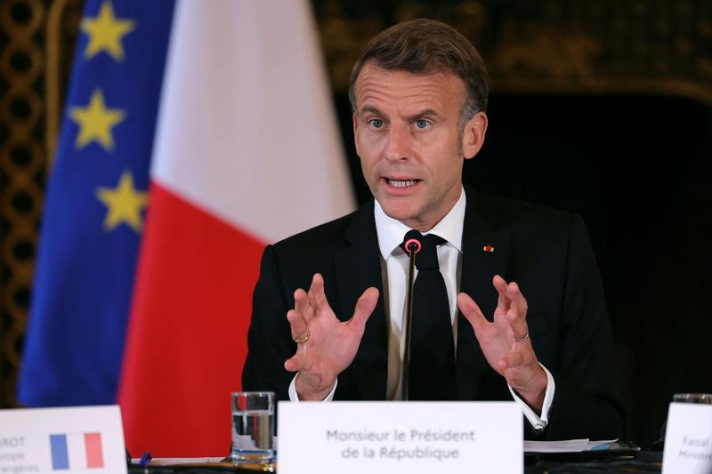 Crise politique en France : Emmanuel Macron a-t -il détourné les institutions ?