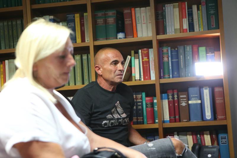 “Quella notte Simone mi disse: stavolta mi ammazzano”. Papà Luca Mattarelli non si arrende: non credo al suicidio