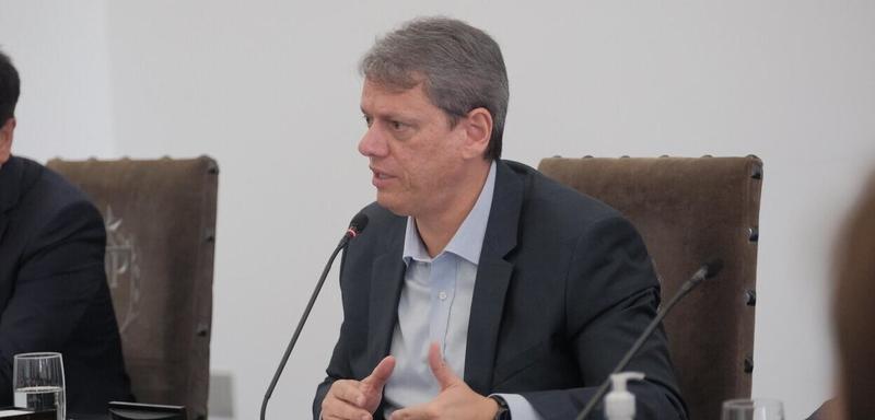 De assessor a refém: a odisseia de Tarcísio de Freitas
