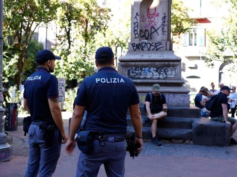Piazza Bellini, rissa con spari: la polizia trovaÂ tre bossoli a terra, non ci sarebbero feriti