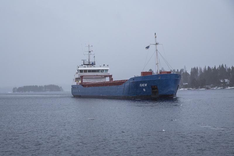 Liikenne | Lukijalta: Vesiliikenteen avulla raskaan liikenteen verotaakkaa voidaan oikeasti keventää