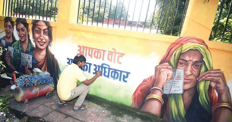 A shoe hurled in Delhi heard in Bihar A shoe hurled in Delhi heard in Bihar