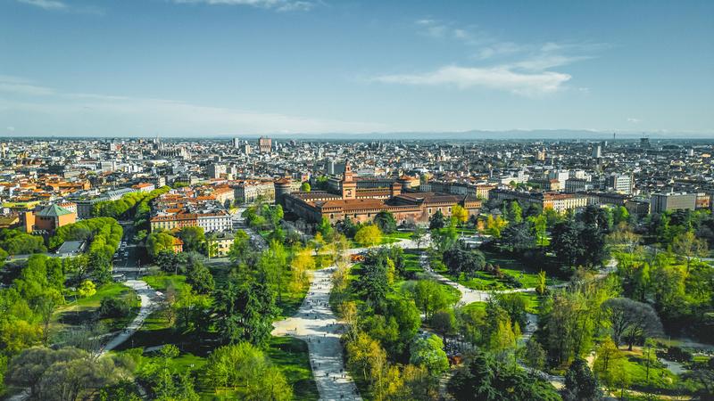 Non serve vivere a Milano per lavorarci: 5 città a mezz’ora di distanza che costano la metà