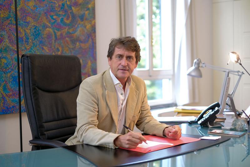 Corruzione, terremoto a Cologno Monzese: l’ex sindaco Rocchi rischia il carcere. Sotto la lente della Procura incarichi e favori, 17 indagati