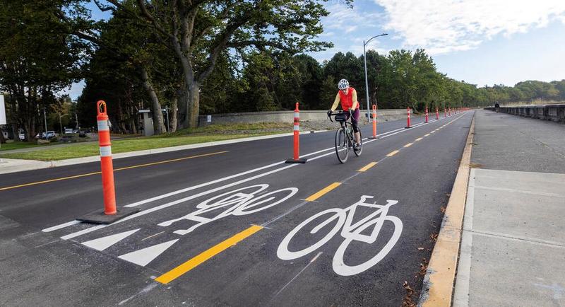 Letters Oct. 11: James Bay traffic; we need safe bike lanes