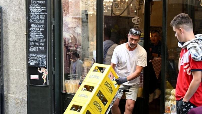 Carico e scarico in piazza della Cittadella «Un problema, ma mancano alternative»