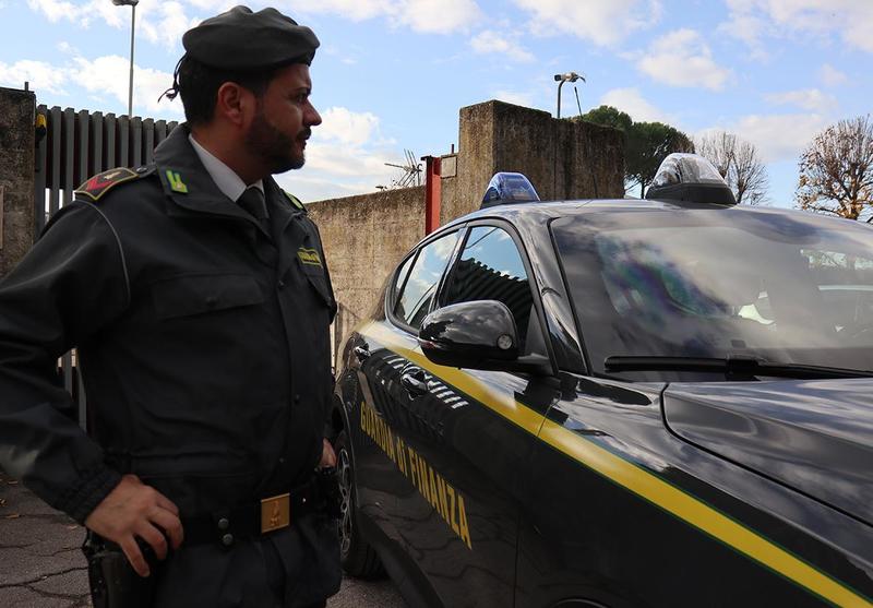 In auto 13 chili di droga, arrestato pensionato