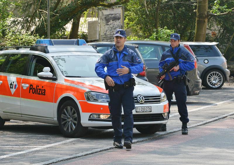 Rapine ai distributori di benzina in Svizzera: catturato a Limbiate un componente della banda