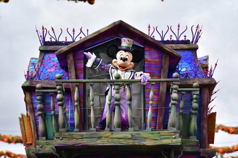 Halloween: a Disneyland Paris i cattivi più amati di sempre sono le vere star