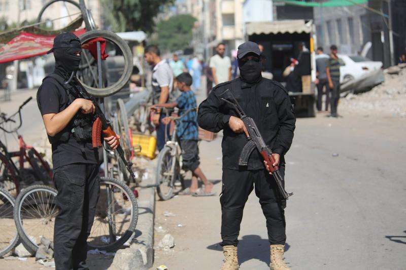 Hamas reappears on Gaza’s streets, and two of three militias that fought it go quiet