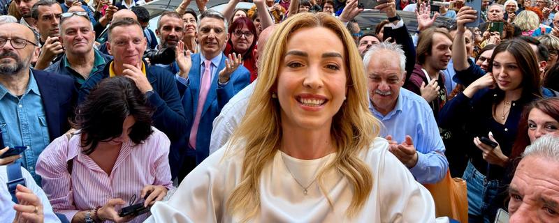 Silvia Salis, l’ascesa (e la corte di amici) della sindaca anti Schlein