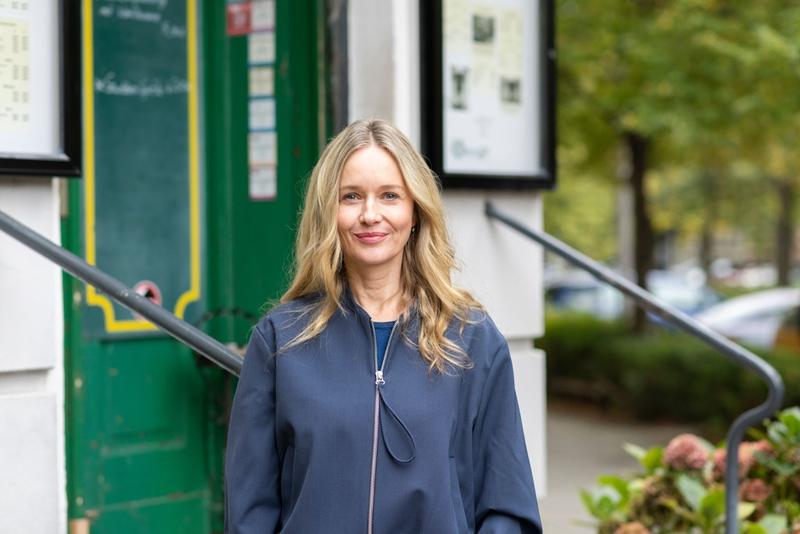 ZDF-Star Stefanie Stappenbeck über ihre DDR-Kindheit: „Weniger Glanz, dafür viel Nähe und Humor“