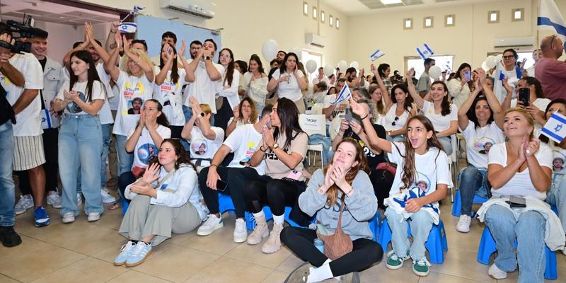 Alon Ohel, Matan Angrest, Eitan Mor, Omri Miran, Guy Gilboa-Dallal, Gali und Ziv Berman sind frei