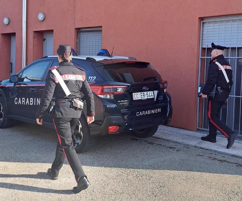 Reggio Emilia, minacce con collo di bottiglia in zona stazione
