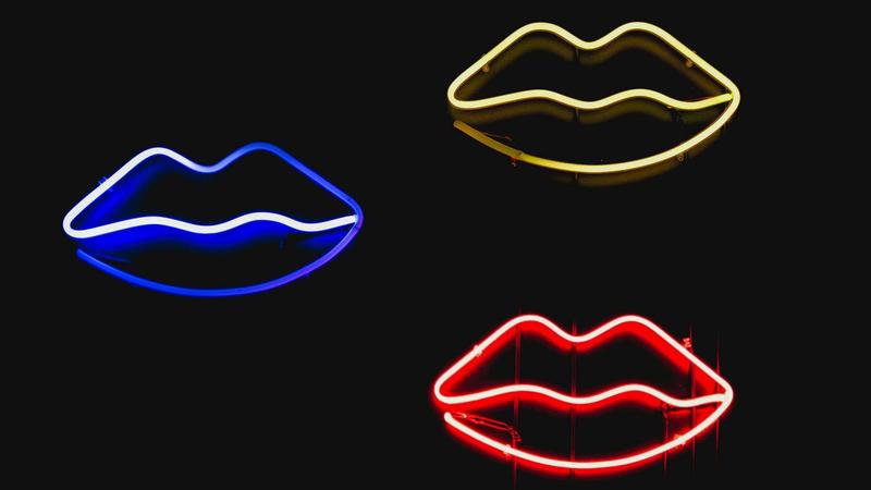 Zu viele Stimmen: Podcasts zerstören das Schweigen Zu viele Stimmen: Podcasts zerstören das Schweigen