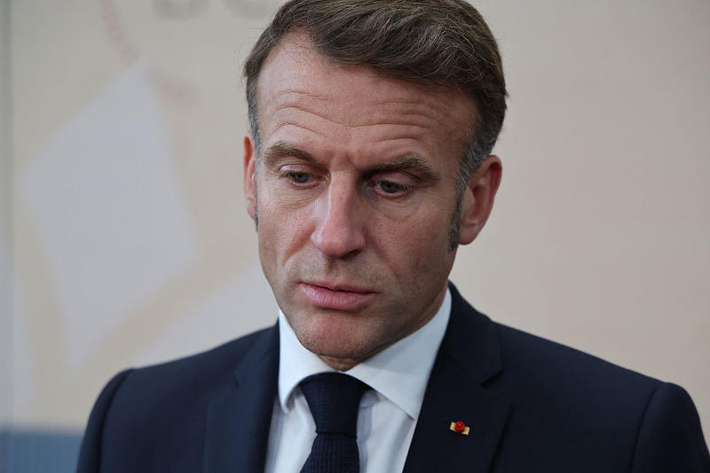 Macron has to choose: humiliation or defeat?