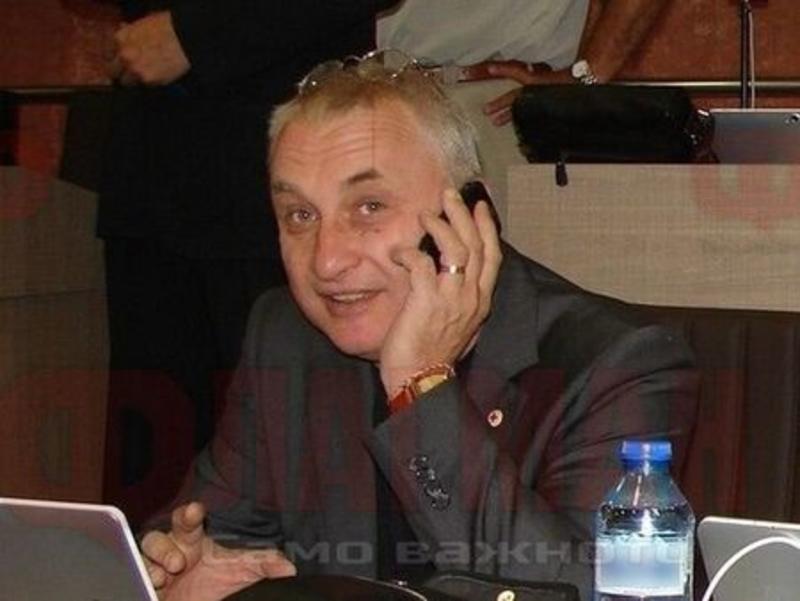 Майчината близост с бебето в минутите след раждането му е важна, но медицинската безопасност е над всичко!