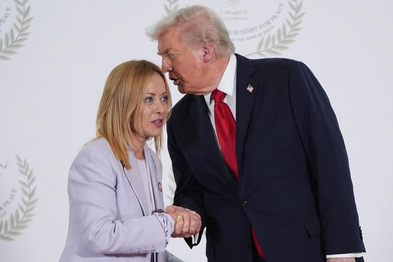 Il presidente Usa scherza con Meloni: chi è questa donna? “Non potrei dirlo, ma sei bellissima”