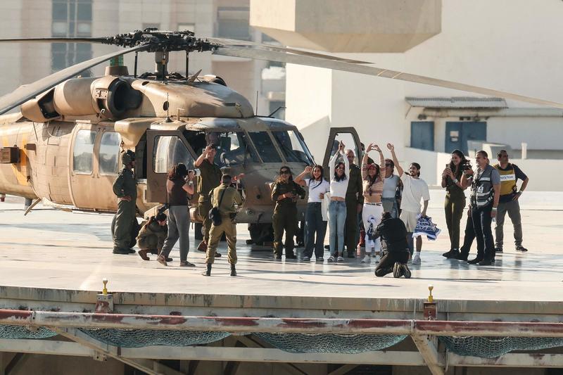 Ostaggi liberi, pace e gioia: Israele si risveglia dall’incubo. Firmato il patto di Sharm el-Sheikh