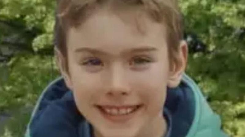 Eric, stroncato da una malattia a 8 anni. Il dolore di Redona: «Il suo sorriso toccava il cuore»