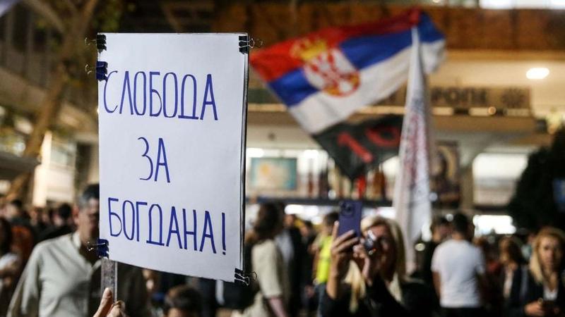 Student Bogdan Jovičić stigao kući iz Zatvorske bolnice u Beogradu