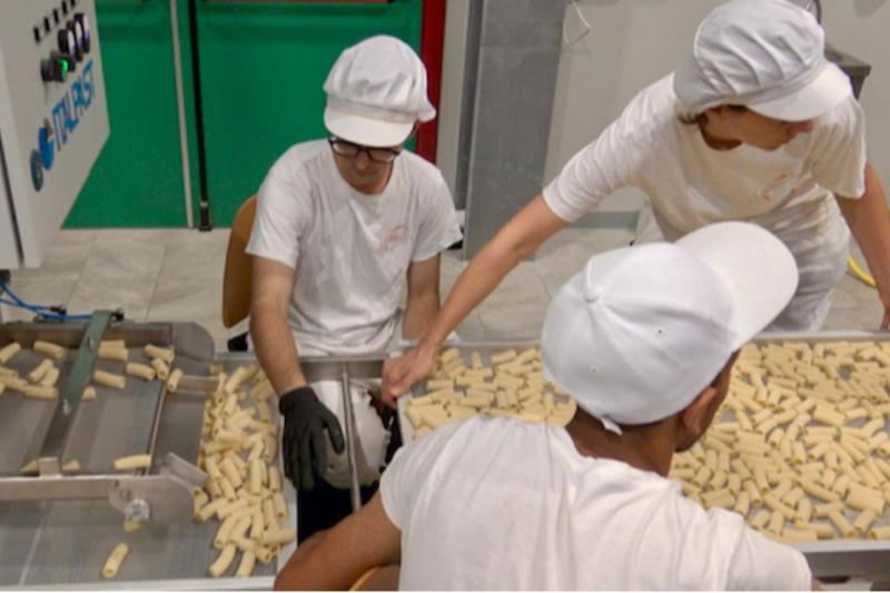 Dal carcere alla pasta: i ragazzi di Casal del Marmo e quel sogno chiamato “Futuro”