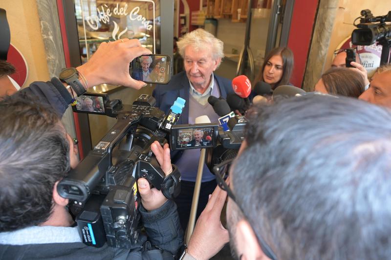 Una querela, due dossier disciplinari, la pubblicità ai dentisti in Albania: ma l’avvocato Lovati ci scherza su