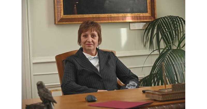 Чл.-кор. Евелина Славчева