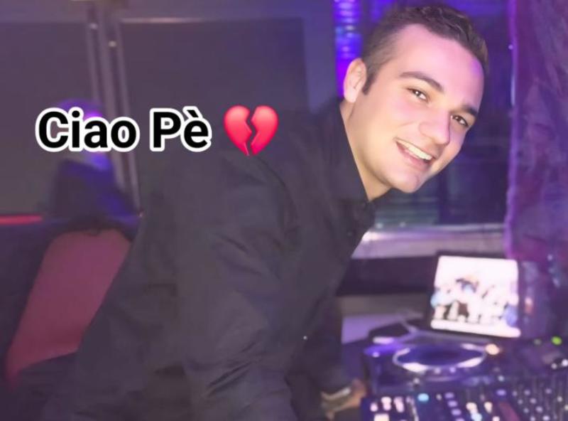 Morto il dj “Pè” Giuseppe Lafabiano, aveva 41 anni: fatale l’incidente sulla Statale 11