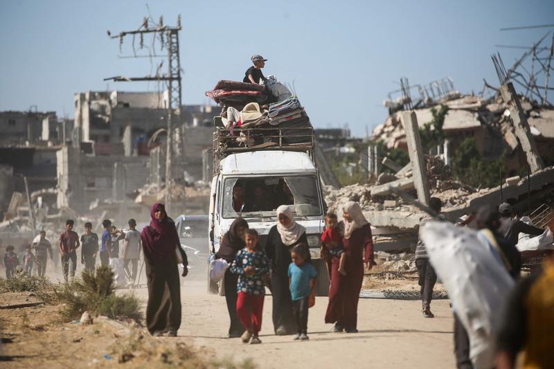 Trump frena sulla soluzione a due Stati: “Ora parliamo di ricostruzione”. Scontri tra Hamas e i clan locali: 32 morti