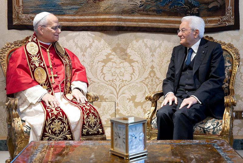 Il Papa al Quirinale: “Calo natalità, occorre aiutare le famiglie”. Mattarella: “Pace vera risiede nell’animo dei popoli”