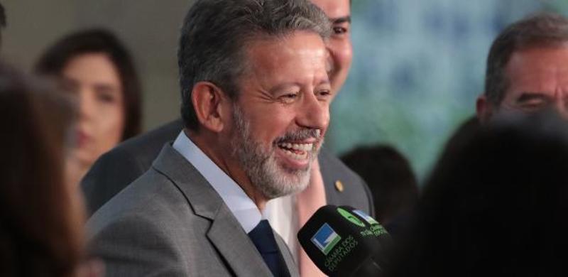 Com indicados poupados, Lira age para frear tesourada do governo no centrão