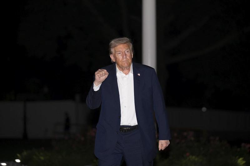 Trump Is Now Begging Dem Leaders to Let Him Send in National Guard