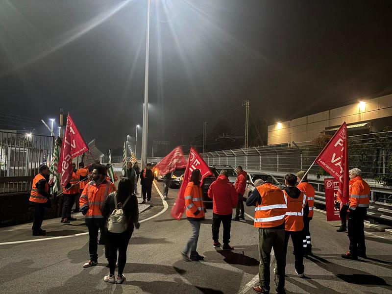 Astercoop in sciopero, in 30 rischiano il licenziamento: “Beko rinnovi l’appalto”