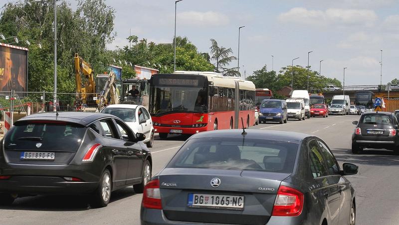 Saobraćajni haos u Beogradu: Na Pančevačkom mostu zastoj, na Gazeli „krkljanac“