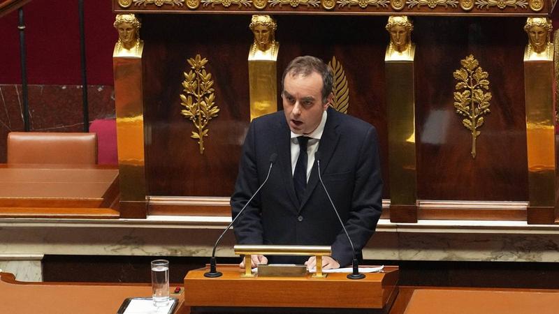 Francuski premijer predlaže suspenizju penzione reforme do predsedničkih izbora 2027.