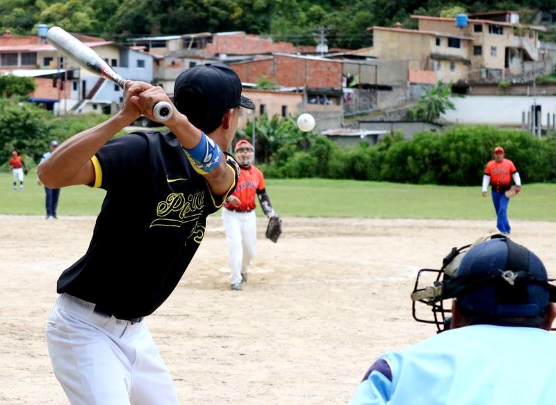 Liga de Sóftbol La Puerta: Cerveceros, Piratas y La Cordillera “picaron adelante” Liga de Sóftbol La Puerta: Cerveceros, Piratas y La Cordillera “picaron adelante”