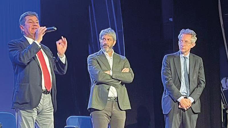 Fico va a CastellammareÂ e rilancia funivia e spiaggeDe Luca parla da sindaco