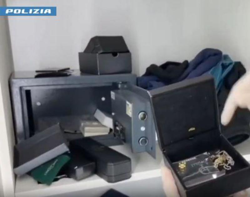 L’asse Rozzano-Napoli per truffare gli anziani: i telefonisti a Forcella (o al mare) e le vittime in tutta Italia