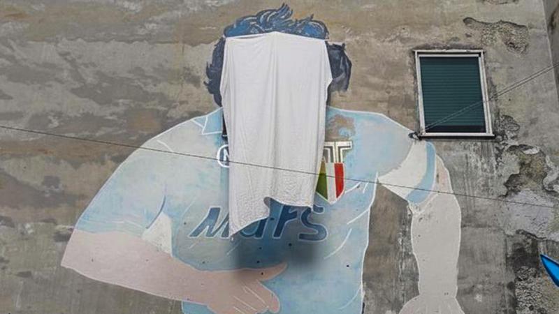 Largo Maradona, da oggiÂ Ã¨ inaccessibile il murale di Diego: Â«Non vogliamo essere additati come disonestiÂ»