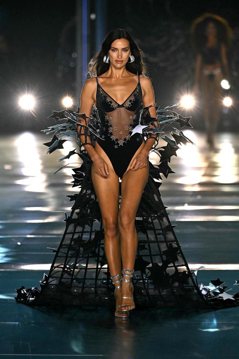 Torna lo show di Victoria’s Secret: gli angeli della lingerie oggi in passerella. Da Hadid a Shayk: chi ci sarà