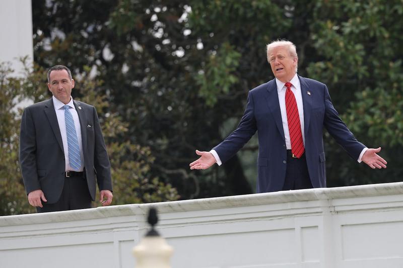 Trump Keeps Skipping Work to Show Off Ugly White House Renovations